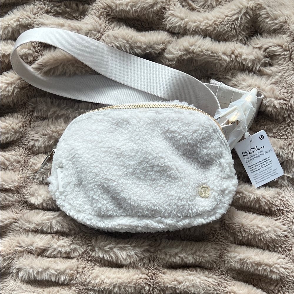 Lululemon Sherpa Fleece Crossbody Belt Bag NWT One Size